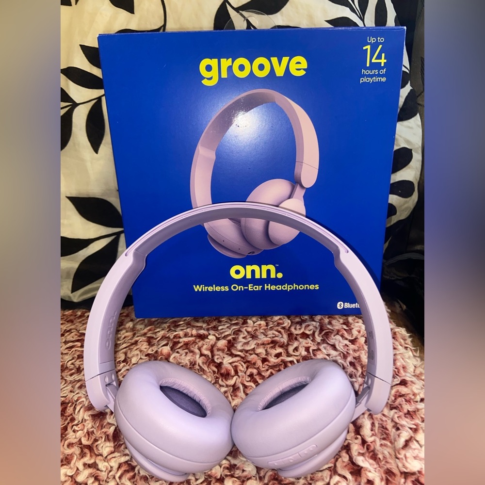Groove Onn Wireless on-ear headphones